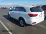 2020 Kia Sorento LX z VIN 5XYPG4A51LG621791, wystawiony jako IAAI lot #43031906 z przebiegiem 113 401 mil mil oraz . Historia ofert i sprzedaży dostępna na DreamBid. Obrazek 3.