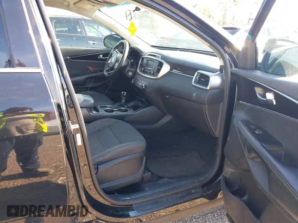 2017 Kia Sorento LX with VIN 5XYPG4A57HG213979, listed as a IAAI auction lot 42985696 with 344,014 mi miles and . Bid and sale history available at DreamBid. Image 5.