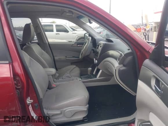 2012 Subaru Forester X Limited z VIN JF2SHBEC8CH455394, wystawiony jako IAAI lot #42730885 z przebiegiem 140 778 mil mil oraz . Historia ofert i sprzedaży dostępna na DreamBid. Obrazek 5.