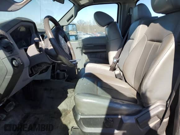 2012 Ford F-250 XL z VIN 1FTBF2A62CEB65027, wystawiony jako Copart lot #87708765 z przebiegiem 119 132 mil mil oraz Szkoda całkowita • Salvage title. Historia ofert i sprzedaży dostępna na DreamBid. Obrazek 7.