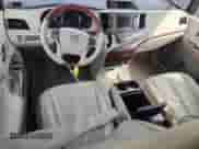 2014 Toyota Sienna Limited с VIN 5TDDK3DC7ES076272, выставлен на аукционе Copart как лот 71753265 с пробегом 125 470 миль миль и Чистый • Clean title. История ставок и продаж доступна на DreamBid. Изображение 8.