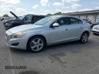 2012 Volvo S60 T5 с VIN YV1622FS0C2110820, выставлен на аукционе Copart как лот 81112215 с пробегом 137 951 миль миль и Списание • Salvage title. История ставок и продаж доступна на DreamBid. Изображение 1.