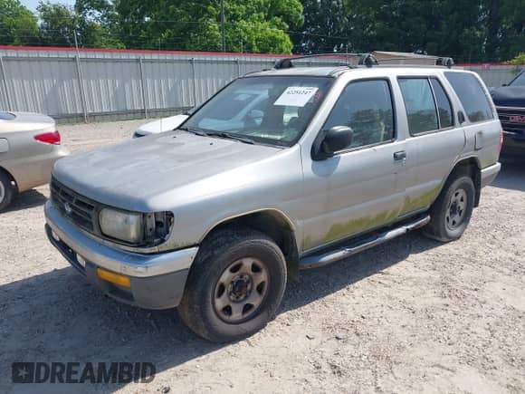 1998 Nissan Pathfinder XE with VIN JN8AR05Y5WW230670, listed as a IAAI auction lot 42251247 with Not provided miles and . Bid and sale history available at DreamBid. Image 2.