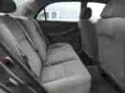 2003 Toyota Corolla LE z VIN 1NXBR32E43Z151764, wystawiony jako Copart lot #82673005 z przebiegiem 187 681 mil mil oraz Czysty tytuł • Clean title. Historia ofert i sprzedaży dostępna na DreamBid. Obrazek 10.