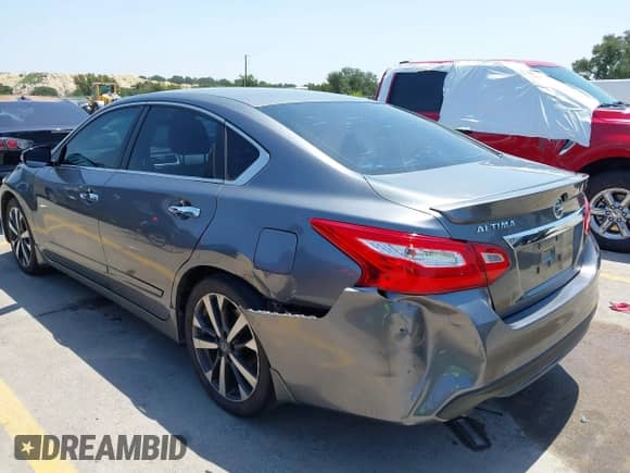 2016 Nissan Altima SR z VIN 1N4AL3AP7GC209095, wystawiony jako IAAI lot #42988837 z przebiegiem 125 636 mil mil oraz . Historia ofert i sprzedaży dostępna na DreamBid. Obrazek 3.