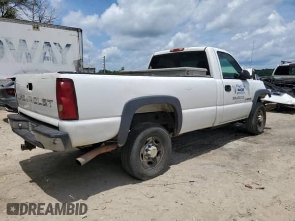 2007 Chevrolet Silverado 2500HD Work Truck z VIN 1GCHC24U47E137765, wystawiony jako Copart lot #58523585 z przebiegiem Nie podano mil oraz Szkoda całkowita • Salvage title. Historia ofert i sprzedaży dostępna na DreamBid. Obrazek 3.