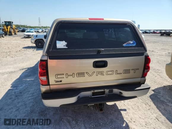 2004 Chevrolet Silverado 1500 LS with VIN 2GCEC19T541279214, listed as a Copart auction lot 69546115 with 144,977 mi miles and Clean title. Bid and sale history available at DreamBid. Image 6.