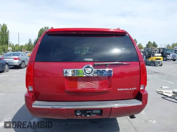 2008 Cadillac Escalade ESV с VIN 1GYFK66888R160245, выставлен на аукционе IAAI как лот 42642205 с пробегом 163 669 миль миль и . История ставок и продаж доступна на DreamBid. Изображение 17.