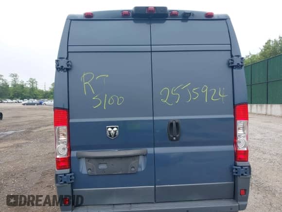 2018 Ram ProMaster Cargo z VIN 3C6TRVDG2JE161358, wystawiony jako IAAI lot #42462742 z przebiegiem Nie podano mil oraz . Historia ofert i sprzedaży dostępna na DreamBid. Obrazek 15.