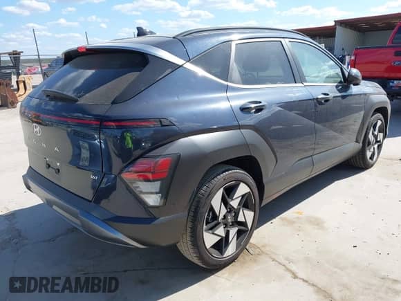 2024 Hyundai Kona Limited с VIN KM8HE3A37RU051575, выставлен на аукционе IAAI как лот 43089618 с пробегом 6 878 миль миль и . История ставок и продаж доступна на DreamBid. Изображение 4.