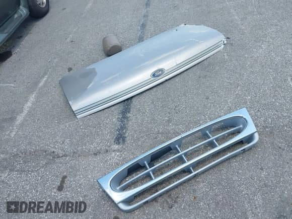 2002 Ford Econoline Cargo Recreational with VIN 1FDRE14L72HB80077, listed as a IAAI auction lot 42626721 with 218,830 mi miles and . Bid and sale history available at DreamBid. Image 12.