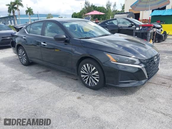 2024 Nissan Altima SV with VIN 1N4BL4DV3RN323221, listed as a IAAI auction lot 43255342 with 44,472 mi miles and . Bid and sale history available at DreamBid. Image 1.