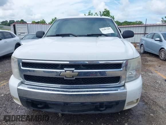 2007 Chevrolet Silverado 1500 1LT z VIN 3GCEK13M27G503233, wystawiony jako IAAI lot #42487465 z przebiegiem 220 704 mil mil oraz . Historia ofert i sprzedaży dostępna na DreamBid. Obrazek 12.