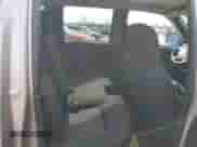 2007 Chevrolet Colorado 2LT z VIN 1GCDT13E678137641, wystawiony jako Copart lot #55794775 z przebiegiem 222 962 mil mil oraz Czysty tytuł • Clean title. Historia ofert i sprzedaży dostępna na DreamBid. Obrazek 10.