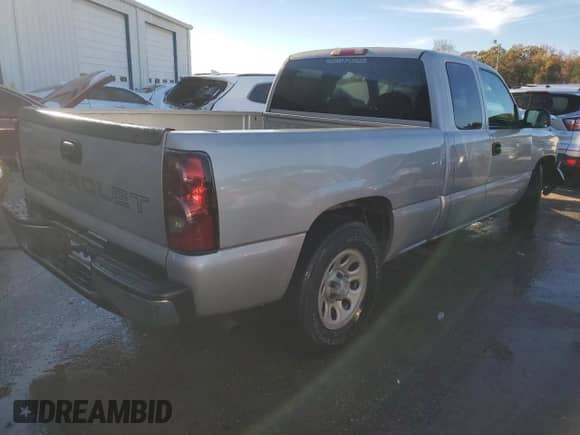 2006 Chevrolet Silverado 1500 LS z VIN 1GCEC19X66Z116391, wystawiony jako Copart lot #84517514 z przebiegiem 261 898 mil mil oraz Szkoda całkowita • Salvage title. Historia ofert i sprzedaży dostępna na DreamBid. Obrazek 3.