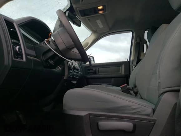 2016 Ram 1500 Tradesman z VIN 1C6RR7KG8GS410728, wystawiony jako Copart lot #62716735 z przebiegiem 110 266 mil mil oraz Szkoda całkowita • Salvage title. Historia ofert i sprzedaży dostępna na DreamBid. Obrazek 7.