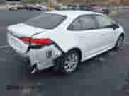 2024 Toyota Corolla LE z VIN JTDB4MEE3RJ012093, wystawiony jako IAAI lot #43253751 z przebiegiem 13 269 mil mil oraz . Historia ofert i sprzedaży dostępna na DreamBid. Obrazek 4.