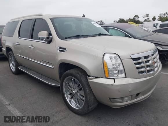 2013 Cadillac Escalade ESV с VIN 1GYS4GEF2DR216804, выставлен на аукционе IAAI как лот 42459084 с пробегом 159 073 миль миль и . История ставок и продаж доступна на DreamBid. Изображение 1.
