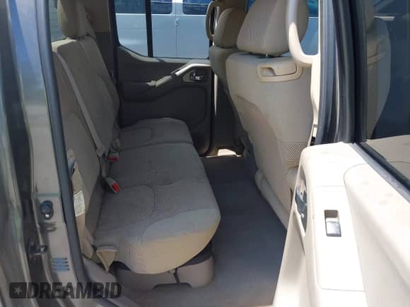 2008 Nissan Frontier SE z VIN 1N6AD07U18C448806, wystawiony jako IAAI lot #42556866 z przebiegiem 288 082 mil mil oraz . Historia ofert i sprzedaży dostępna na DreamBid. Obrazek 8.