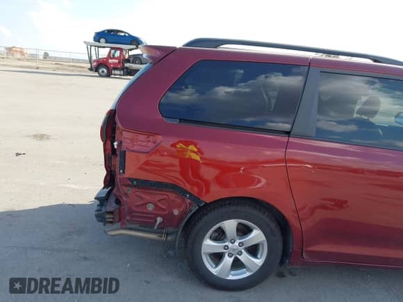 2017 Toyota Sienna LE with VIN 5TDKZ3DC7HS845991, listed as a IAAI auction lot 43340040 with 128,025 mi miles and . Bid and sale history available at DreamBid. Image 18.