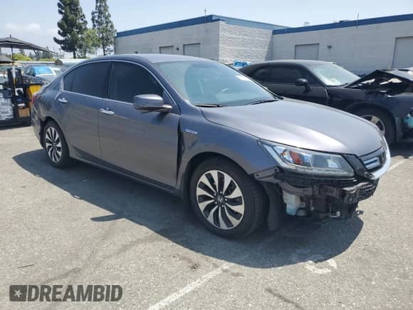 2014 Honda Accord with VIN 1HGCR6F35EA007407, listed as a Copart auction lot 61431695 with 113,510 mi miles and Salvage title. Bid and sale history available at DreamBid. Image 4.