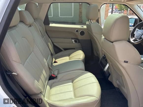 2016 Land Rover Range Rover Sport SE с VIN SALWG2VF6GA557555, выставлен на аукционе Copart как лот 81276755 с пробегом 148 268 миль миль и Чистый • Clean title. История ставок и продаж доступна на DreamBid. Изображение 6.