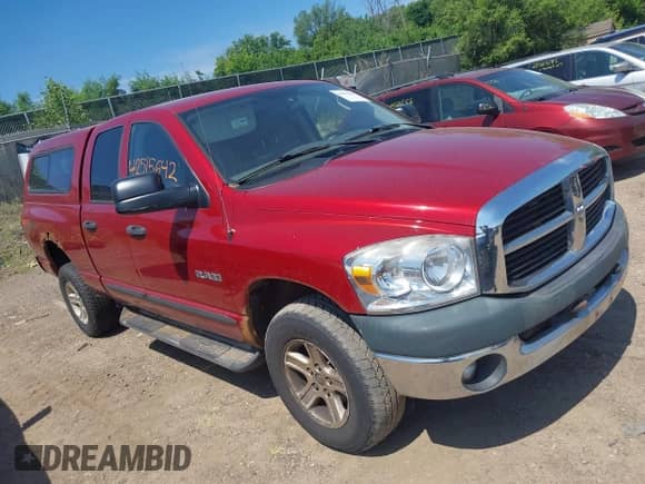 2008 Dodge 1500 SLT with VIN 1D7HU18NX8S553449, listed as a IAAI auction lot 42515642 with 231,061 mi miles and . Bid and sale history available at DreamBid. Image 1.