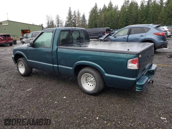 1997 Chevrolet S-10 LS с VIN 1GCCS1441VK205641, выставлен на аукционе Copart как лот 86920484 с пробегом 85 775 миль миль и Списание • Salvage title. История ставок и продаж доступна на DreamBid. Изображение 2.