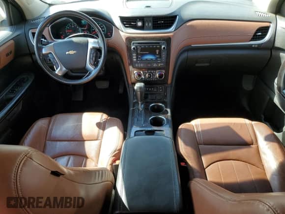 2015 Chevrolet Traverse LTZ с VIN 1GNKVJKD8FJ240777, выставлен на аукционе Copart как лот 84630735 с пробегом 117 987 миль миль и Списание • Salvage title. История ставок и продаж доступна на DreamBid. Изображение 8.