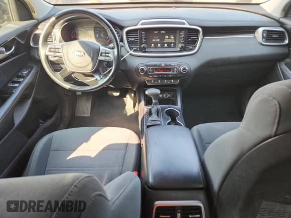 2019 Kia Sorento LX with VIN 5XYPG4A56KG597776, listed as a Copart auction lot 81047145 with 150,222 mi miles and Salvage title. Bid and sale history available at DreamBid. Image 8.