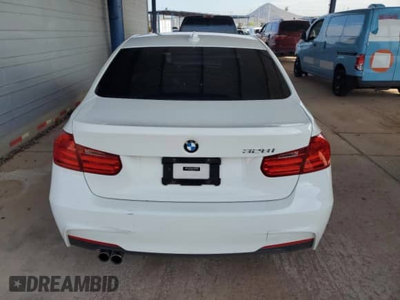 2014 BMW 3 Series 328i с VIN WBA3C1C52EK111501, выставлен на аукционе Copart как лот 70486455 с пробегом 98 698 миль миль и Списание • Salvage title. История ставок и продаж доступна на DreamBid. Изображение 6.