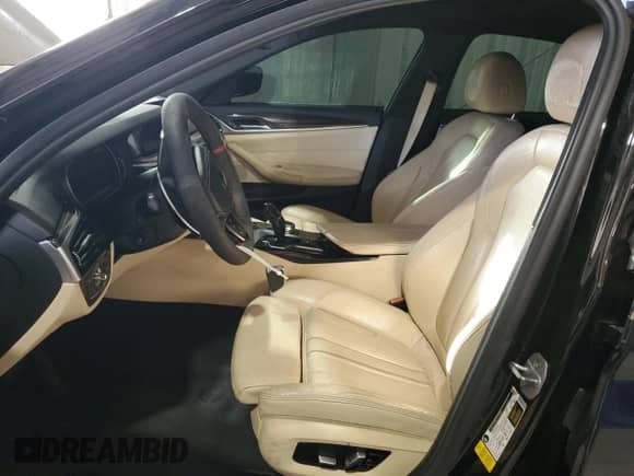 2017 BMW 5 Series 530i с VIN WBAJA5C39HG894648, выставлен на аукционе Copart как лот 87414805 с пробегом Не указан миль и Чистый • Clean title. История ставок и продаж доступна на DreamBid. Изображение 7.