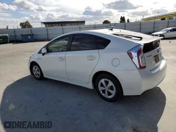 2014 Toyota Prius Two с VIN JTDKN3DUXE1811024, выставлен на аукционе Copart как лот 80789395 с пробегом 310 265 миль миль и Списание • Salvage title. История ставок и продаж доступна на DreamBid. Изображение 2.
