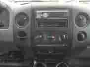 2005 Ford F-150 XL z VIN 1FTRF12WX5KE14539, wystawiony jako IAAI lot #43600244 z przebiegiem 180 608 mil mil oraz . Historia ofert i sprzedaży dostępna na DreamBid. Obrazek 38.