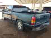 2005 GMC Sierra 1500 SLE z VIN 2GTEC19T351277365, wystawiony jako IAAI lot #42715847 z przebiegiem 306 821 mil mil oraz . Historia ofert i sprzedaży dostępna na DreamBid. Obrazek 3.