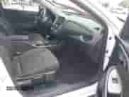 2018 Chevrolet Malibu LT с VIN 1G1ZD5ST9JF154066, выставлен на аукционе IAAI как лот 43081800 с пробегом 98 323 миль миль и . История ставок и продаж доступна на DreamBid. Изображение 5.