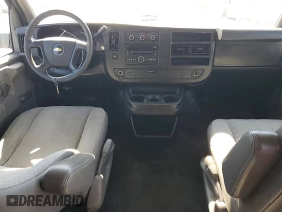2010 Chevrolet Express Passenger LS с VIN 1GNUGBD41A1161725, выставлен на аукционе Copart как лот 76292724 с пробегом 99 850 миль миль и Списание • Salvage title. История ставок и продаж доступна на DreamBid. Изображение 8.