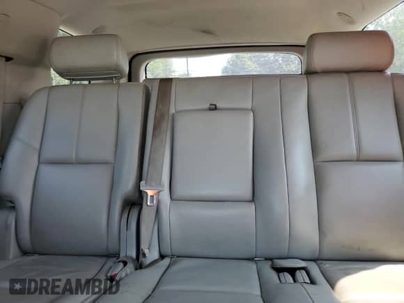 2008 Chevrolet Tahoe z VIN 1GNFK13578R222843, wystawiony jako Copart lot #67285775 z przebiegiem 175 647 mil mil oraz Czysty tytuł • Clean title. Historia ofert i sprzedaży dostępna na DreamBid. Obrazek 10.