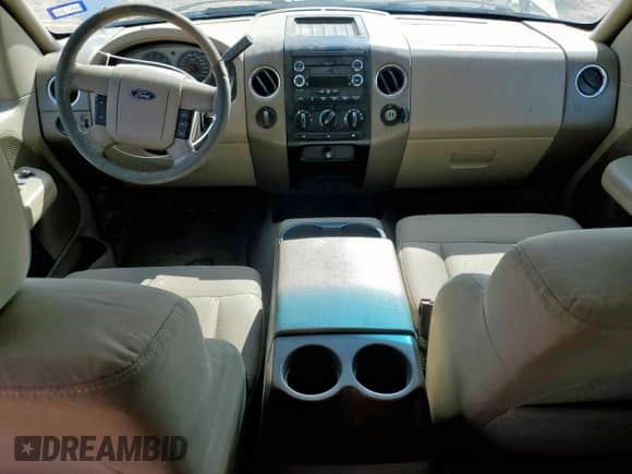 2008 Ford F-150 XL с VIN 1FTRW14W58FB28219, выставлен на аукционе Copart как лот 81858255 с пробегом 291 433 миль миль и Списание • Salvage title. История ставок и продаж доступна на DreamBid. Изображение 8.