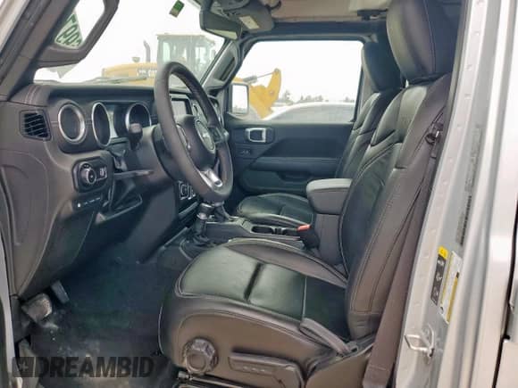 2023 Jeep Wrangler Sahara с VIN 1C4JJXP67PW608366, выставлен на аукционе Copart как лот 69973165 с пробегом 2 876 миль миль и На запчасти • Non repairable. История ставок и продаж доступна на DreamBid. Изображение 7.