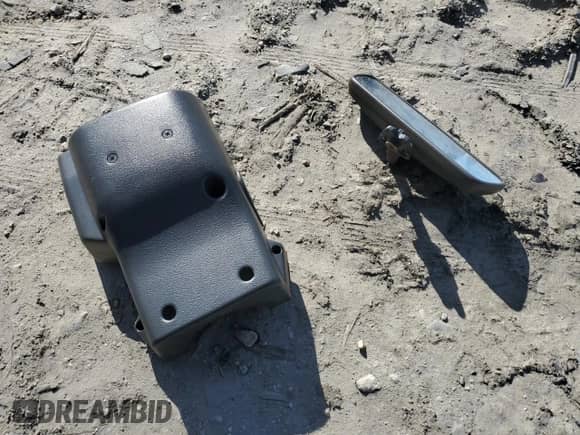 1993 Nissan Pathfinder SE z VIN JN8HD17Y5PW302551, wystawiony jako Copart lot #42299525 z przebiegiem 224 287 mil mil oraz Czysty tytuł • Clean title. Historia ofert i sprzedaży dostępna na DreamBid. Obrazek 13.