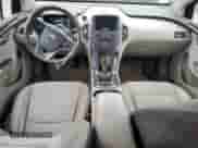 2015 Chevrolet Volt z VIN 1G1RD6E48FU138650, wystawiony jako Copart lot #75890063 z przebiegiem 171 114 mil mil oraz . Historia ofert i sprzedaży dostępna na DreamBid. Obrazek 8.