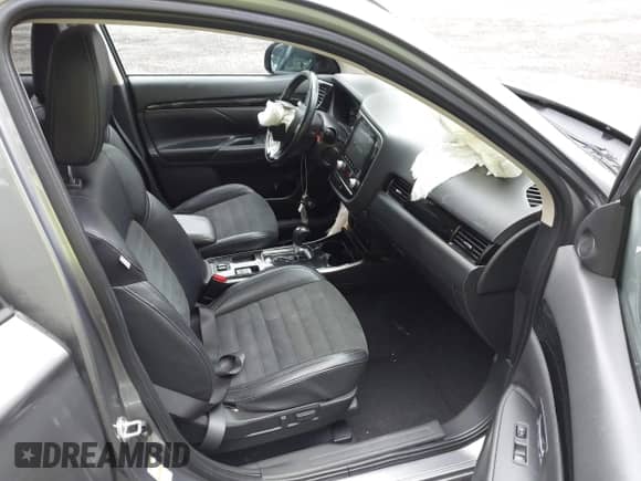 2020 Mitsubishi Outlander SE z VIN JA4AD3A37LZ022025, wystawiony jako IAAI lot #42886692 z przebiegiem 102 017 mil mil oraz . Historia ofert i sprzedaży dostępna na DreamBid. Obrazek 5.