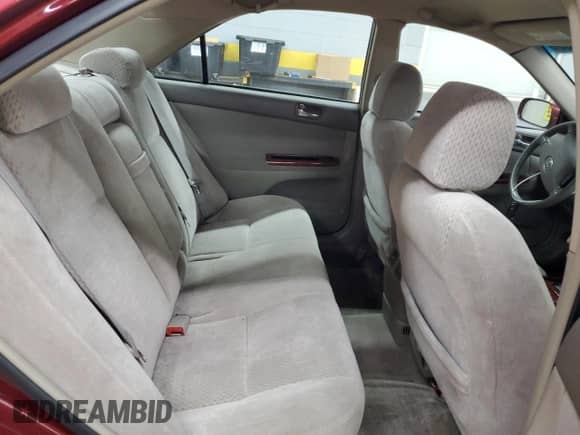 2003 Toyota Camry LE z VIN 4T1BE32K93U195373, wystawiony jako Copart lot #71675385 z przebiegiem 150 988 mil mil oraz Szkoda całkowita • Salvage title. Historia ofert i sprzedaży dostępna na DreamBid. Obrazek 10.