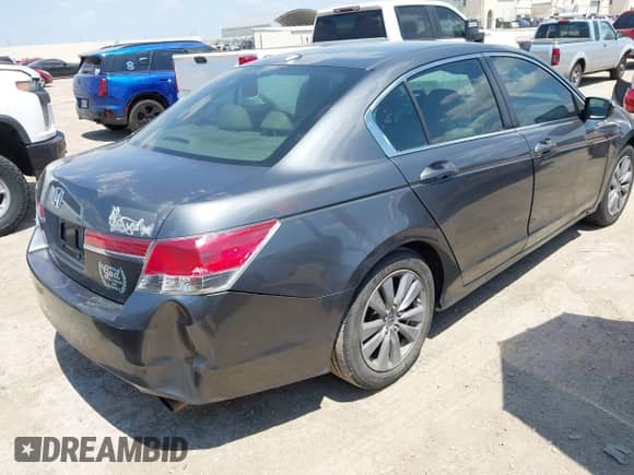 2011 Honda Accord EX-L z VIN 1HGCP2F86BA008135, wystawiony jako IAAI lot #43061671 z przebiegiem 160 366 mil mil oraz . Historia ofert i sprzedaży dostępna na DreamBid. Obrazek 4.