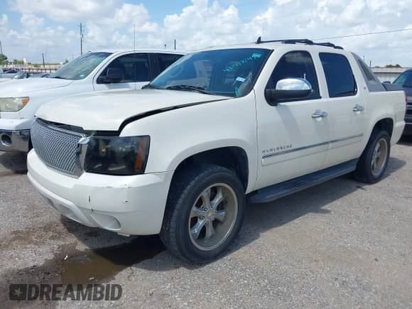 2010 Chevrolet Avalanche LTZ с VIN 3GNNCGE02AG126024, выставлен на аукционе IAAI как лот 42522247 с пробегом 186 779 миль миль и . История ставок и продаж доступна на DreamBid. Изображение 21.