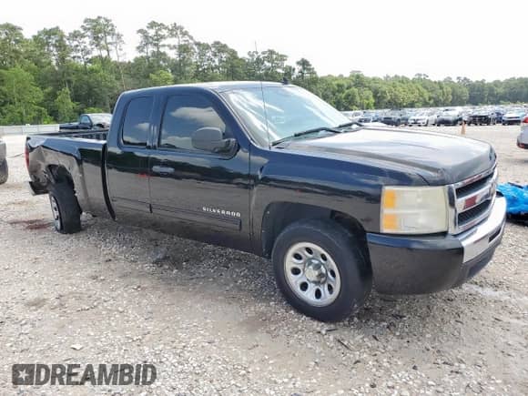 2011 Chevrolet Silverado 1500 LS z VIN 1GCRCREA7BZ206760, wystawiony jako Copart lot #60814845 z przebiegiem 254 535 mil mil oraz Szkoda całkowita • Salvage title. Historia ofert i sprzedaży dostępna na DreamBid. Obrazek 4.