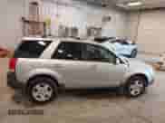 2005 Saturn VUE z VIN 5GZCZ63415S808551, wystawiony jako IAAI lot #42557004 z przebiegiem 234 814 mil mil oraz . Historia ofert i sprzedaży dostępna na DreamBid. Obrazek 13.