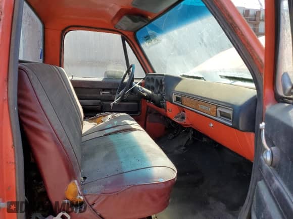 1975 Chevrolet Silverado 1500 z VIN CCQ145S166737, wystawiony jako Copart lot #54974555 z przebiegiem Nie podano mil oraz Czysty tytuł • Clean title. Historia ofert i sprzedaży dostępna na DreamBid. Obrazek 10.