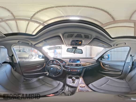 2015 BMW 3 Series 320i xDrive с VIN WBA3C3G5XFNT52602, выставлен на аукционе Copart как лот 87041135 с пробегом 84 234 миль миль и Списание • Salvage title. История ставок и продаж доступна на DreamBid. Изображение 15.